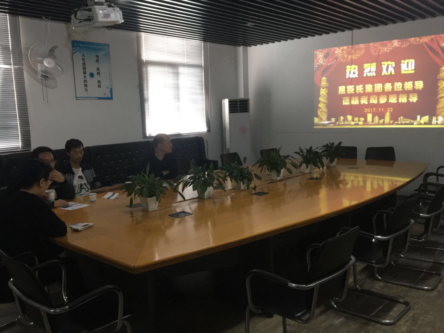 �y�������������������